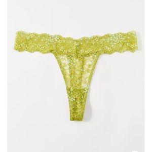 URBAN OUTFITTERS Out From Under Lace Low-Rise Lace
Thong